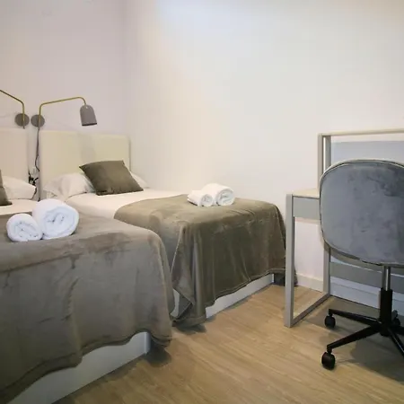Stylish & New Poblenou With Jacuzzi, Sleeps 4, 2