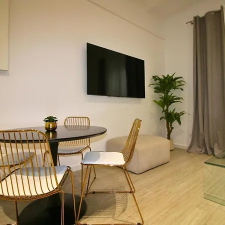 Stylish & New Poblenou With Jacuzzi, Sleeps 4, 2 *