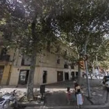 Stylish & New Poblenou With Jacuzzi, Sleeps 4, 2 *