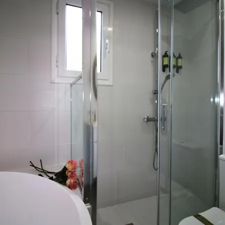 Luxurius For 4 People With Jacuzzi Διαμέρισμα